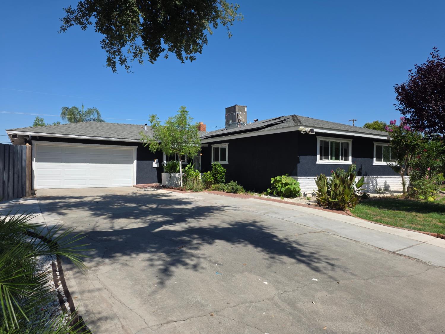 4857 N West Ave, Fresno, CA 93705