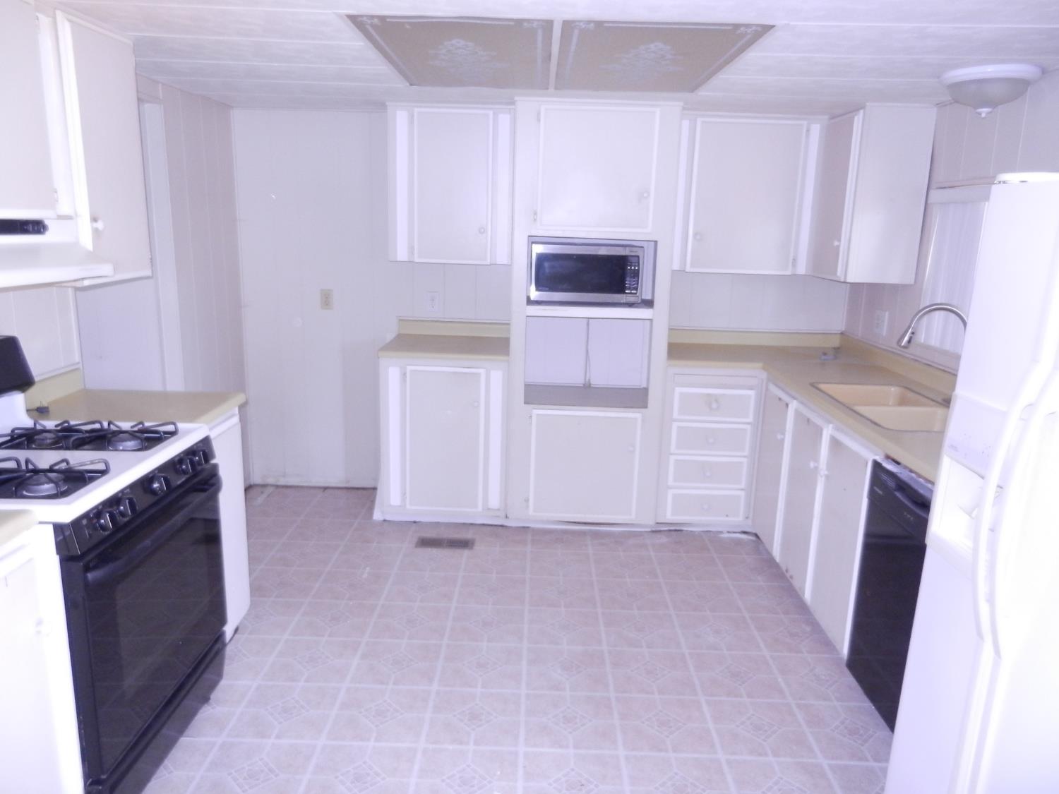 3550 Duke Ave #24, Fresno, CA 93727