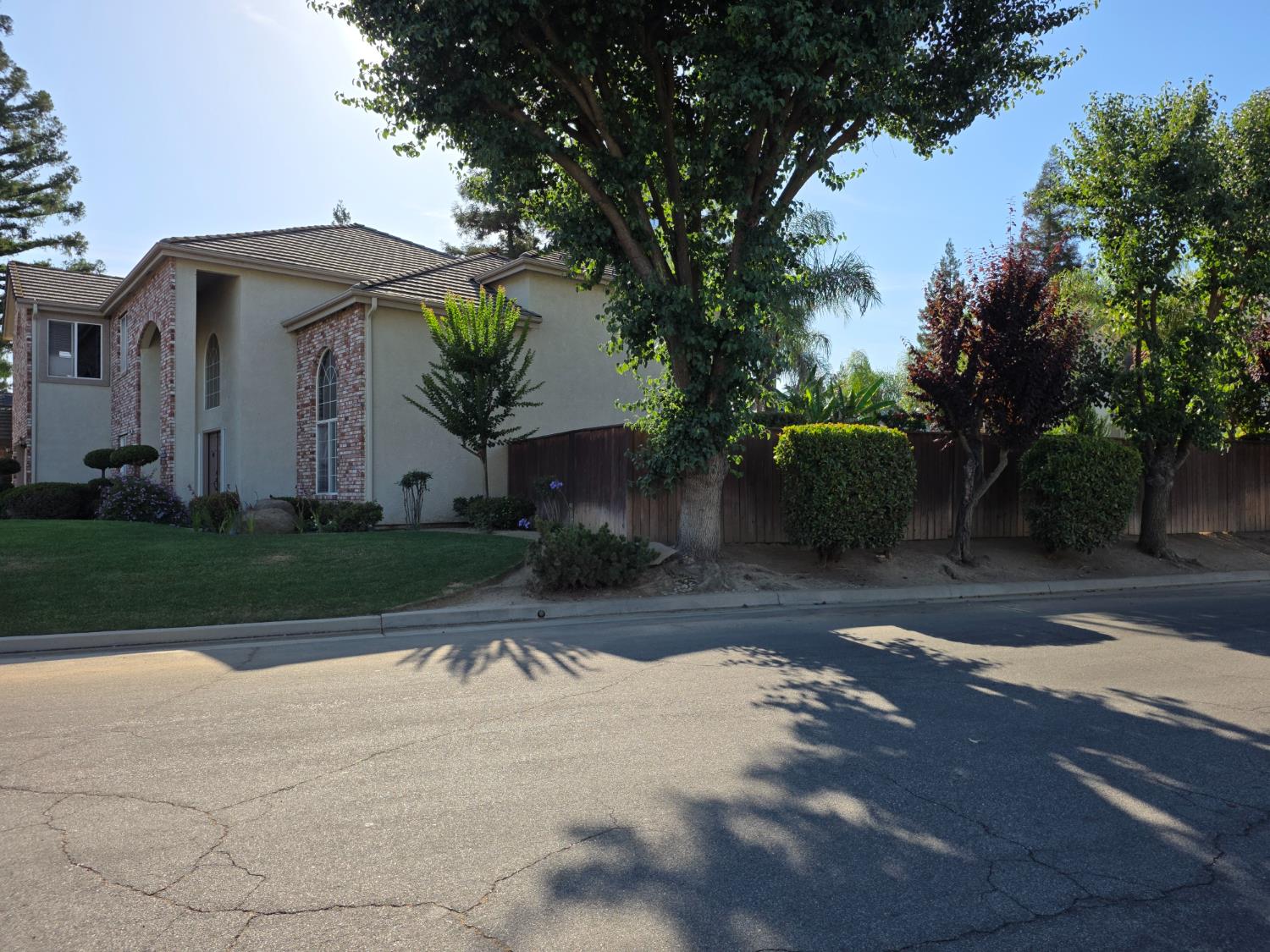 4950 W Minarets Ave, Fresno, CA 93722