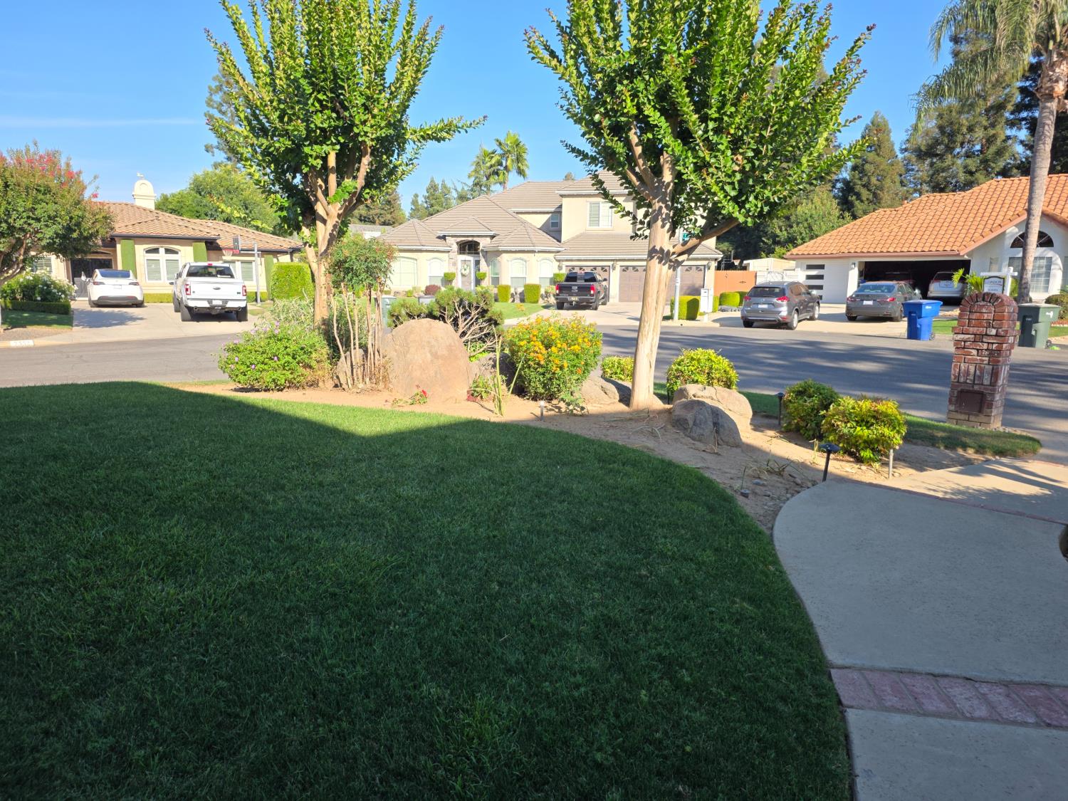 4950 W Minarets Ave, Fresno, CA 93722