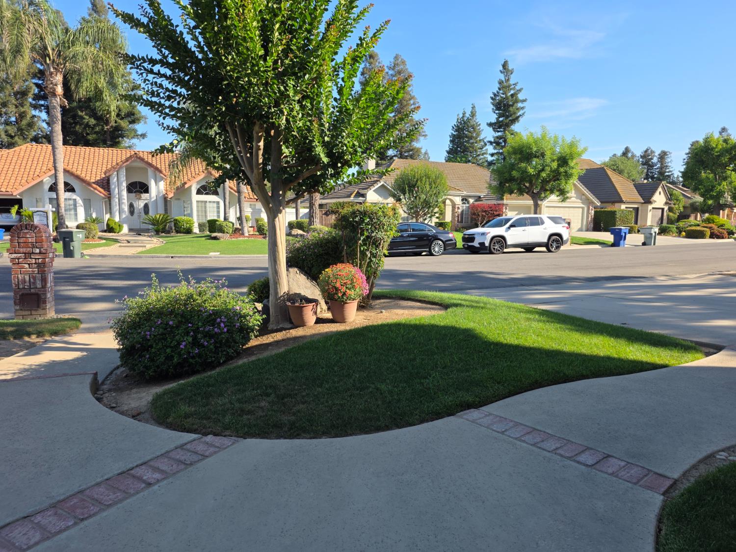 4950 W Minarets Ave, Fresno, CA 93722