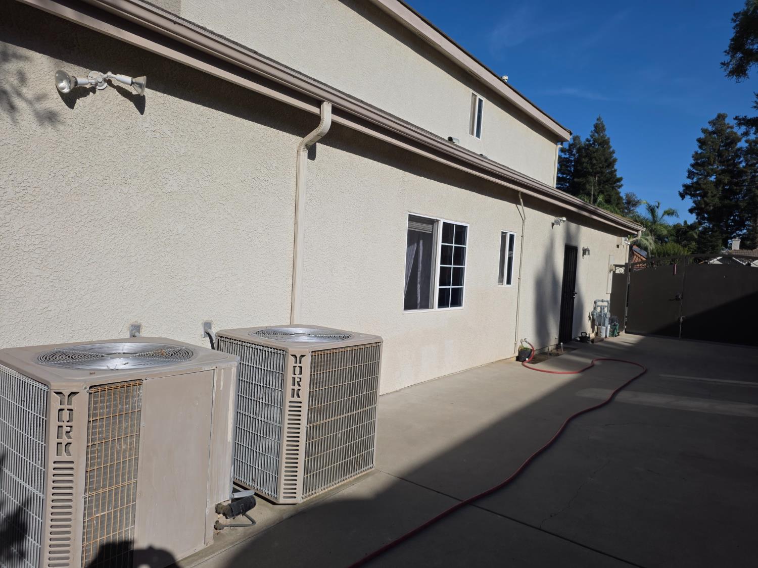 4950 W Minarets Ave, Fresno, CA 93722