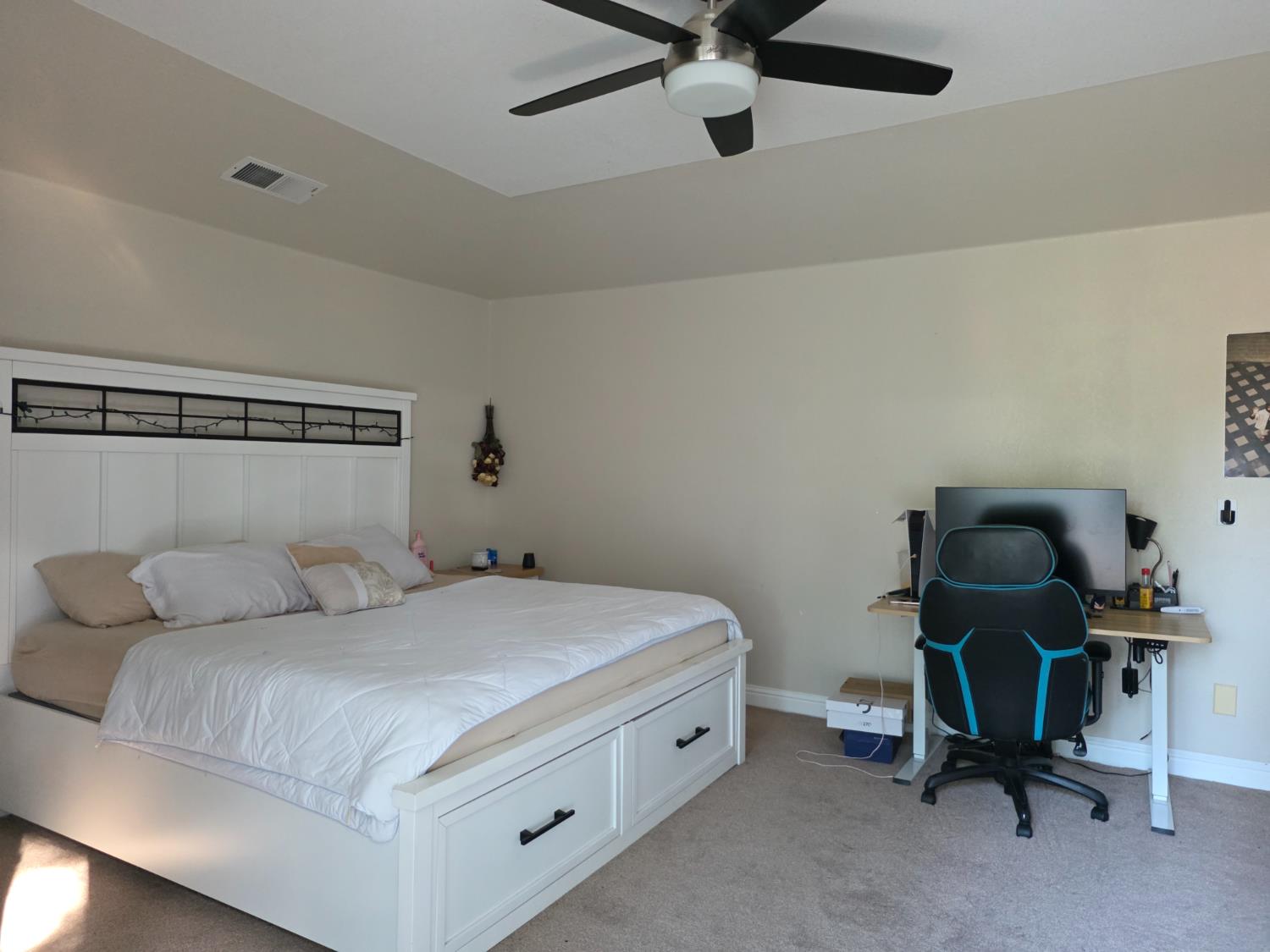 4950 W Minarets Ave, Fresno, CA 93722