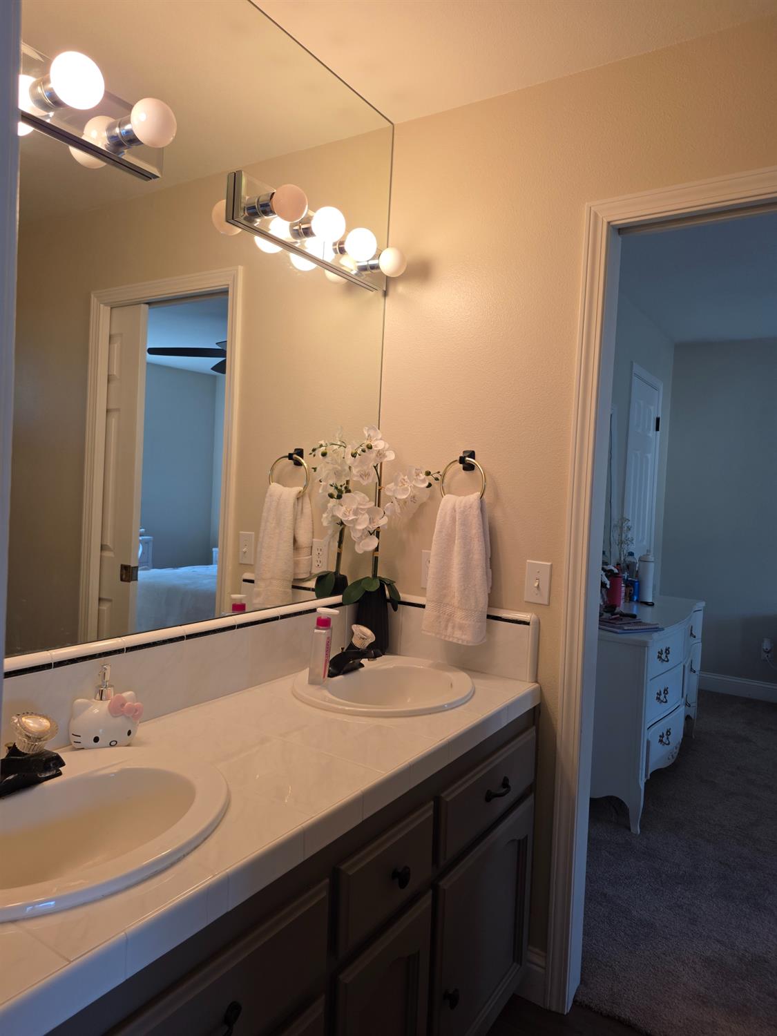 4950 W Minarets Ave, Fresno, CA 93722