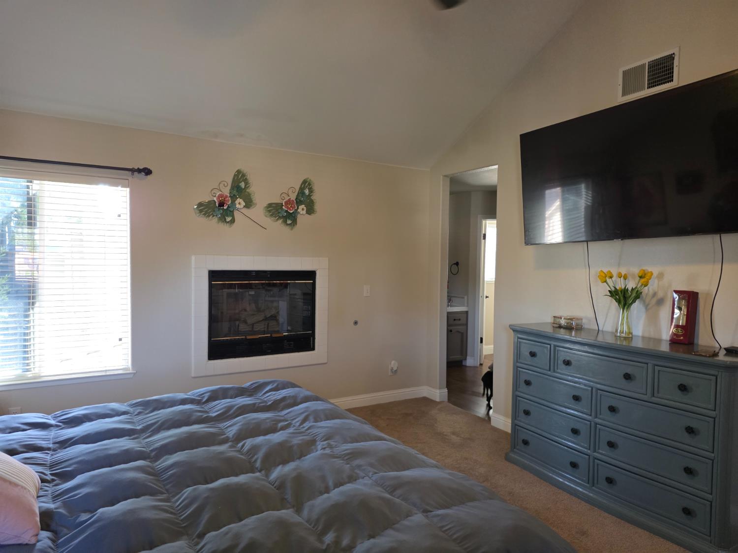 4950 W Minarets Ave, Fresno, CA 93722