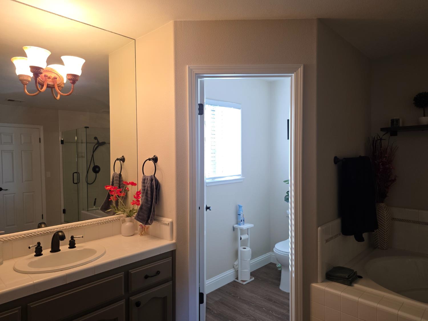 4950 W Minarets Ave, Fresno, CA 93722