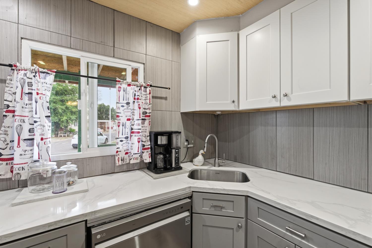 12846 NW Lacey Blvd #45, Hanford, CA 93230