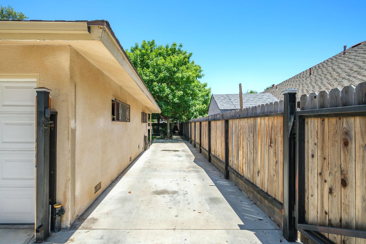5492 N Ferger, Fresno, CA 93704
