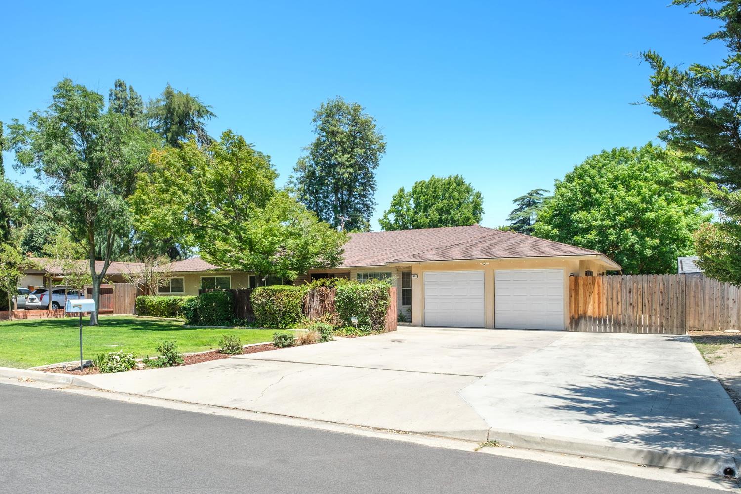 5492 N Ferger, Fresno, CA 93704