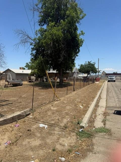 561 S I St, Tulare, CA 93274