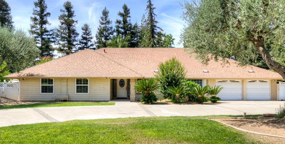 5612 Columbia Dr N, Fresno, CA 93727