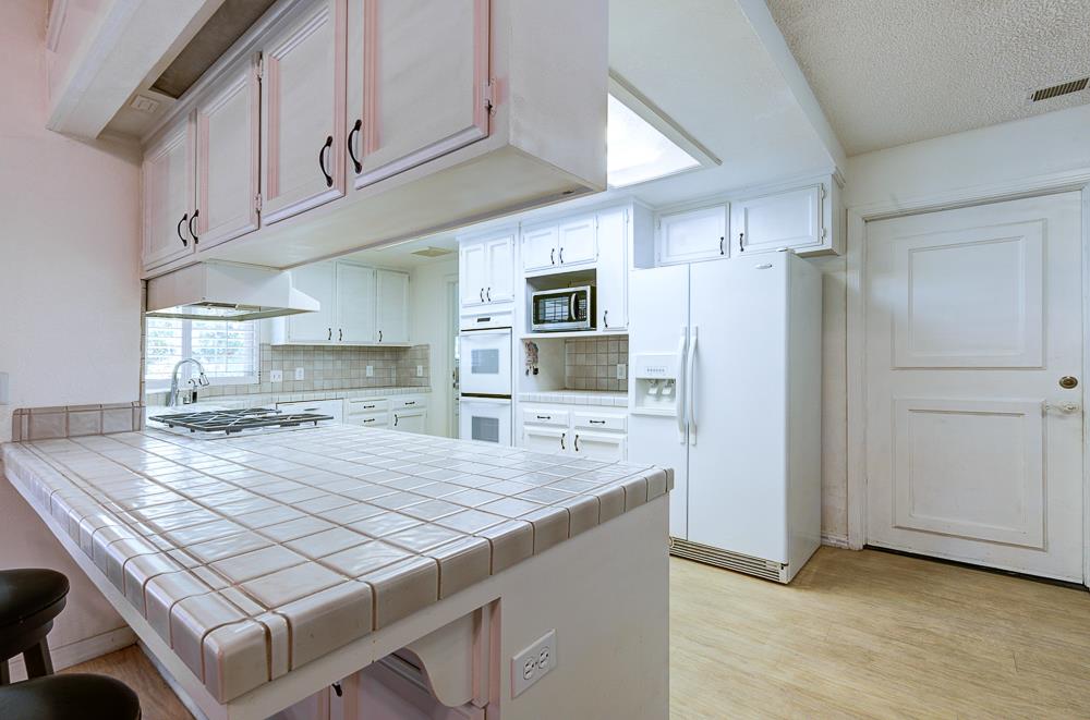 5612 Columbia Dr N, Fresno, CA 93727