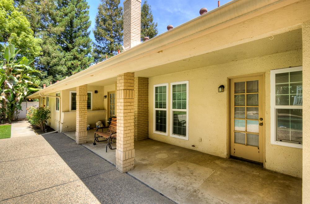 5612 Columbia Dr N, Fresno, CA 93727