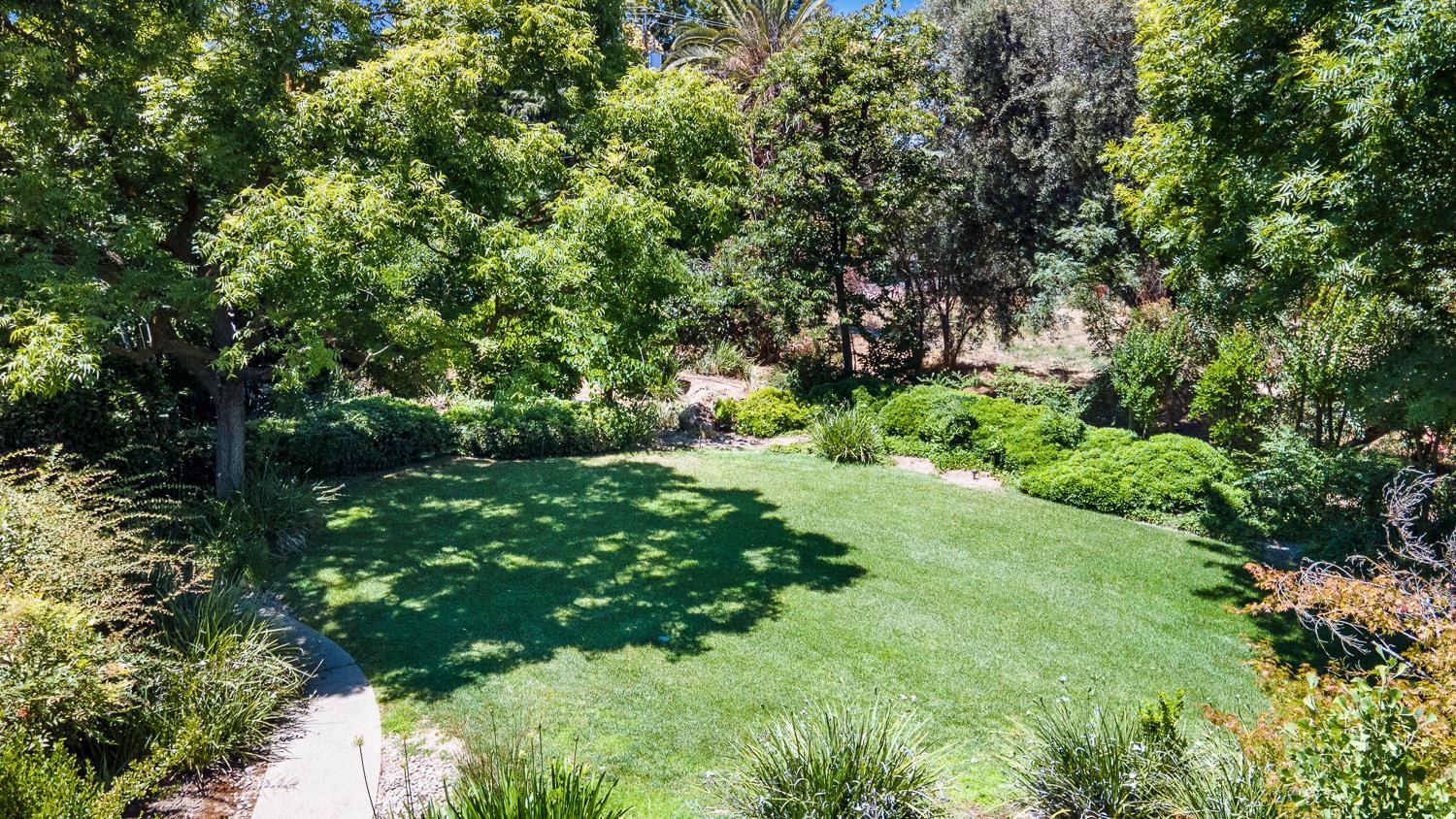 4550 N College Ave, Fresno, CA 93704