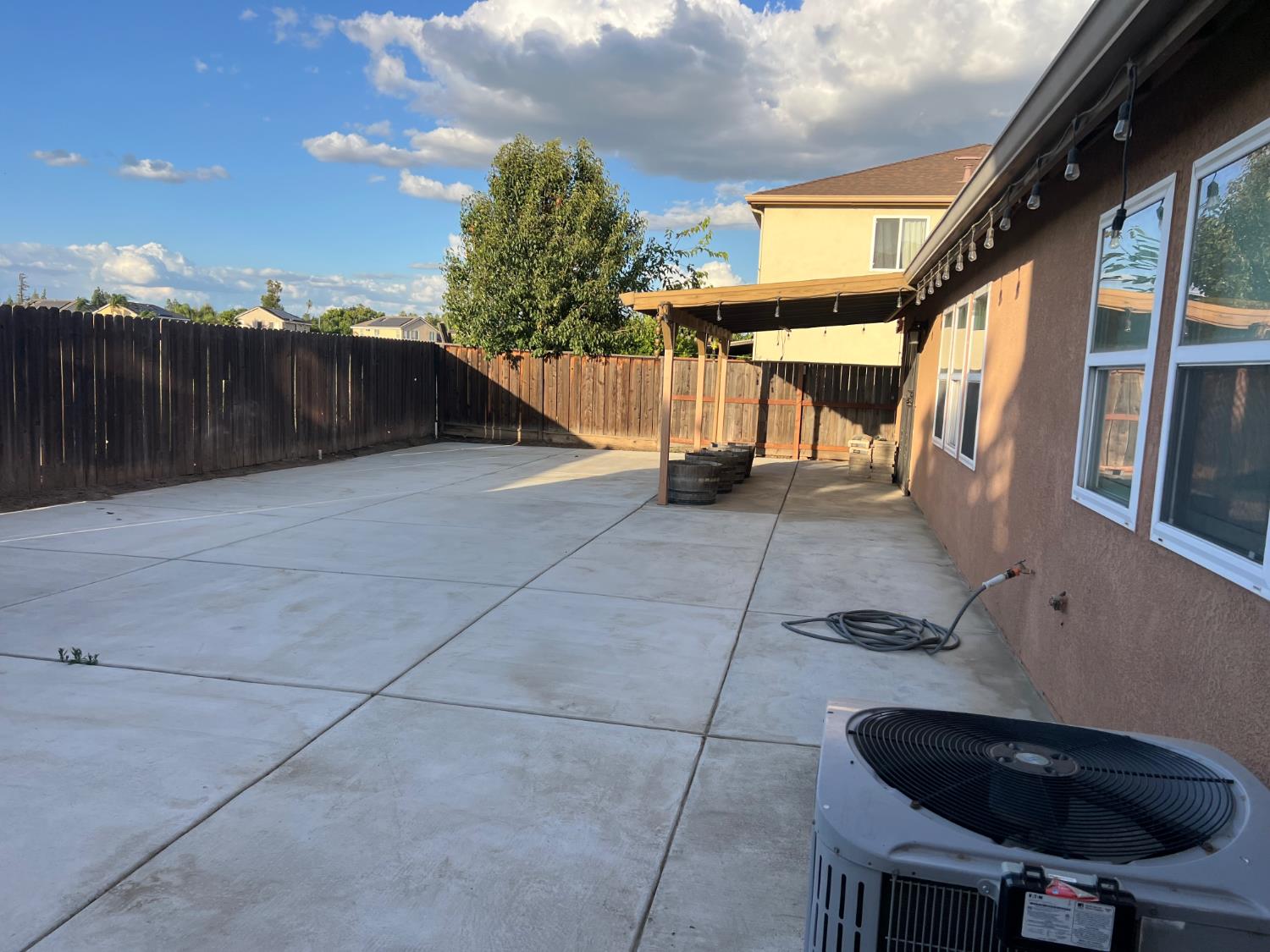 5273 E Geary St, Fresno, CA 93727
