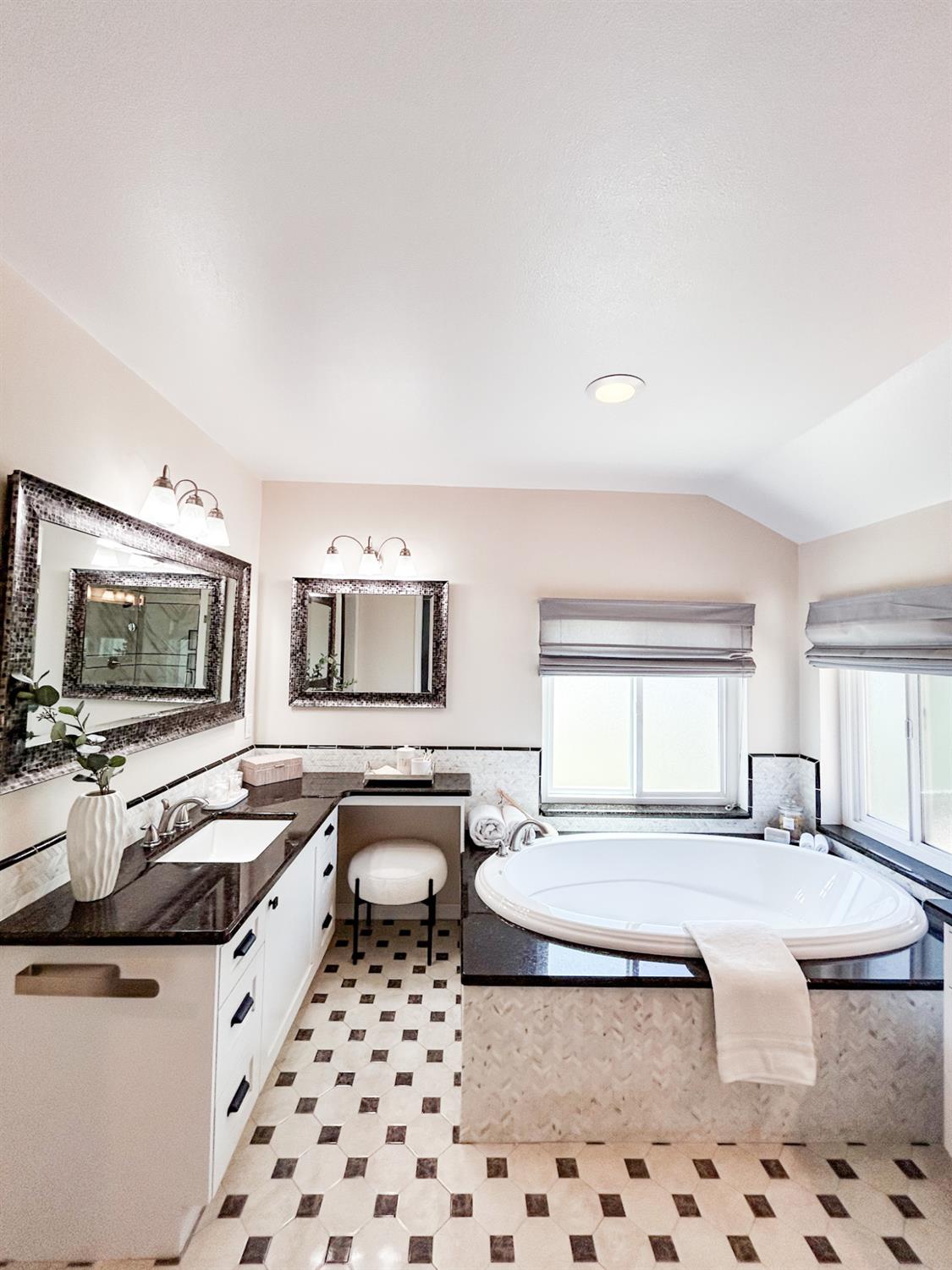 505 E Mariners Cir, Fresno, CA 93730