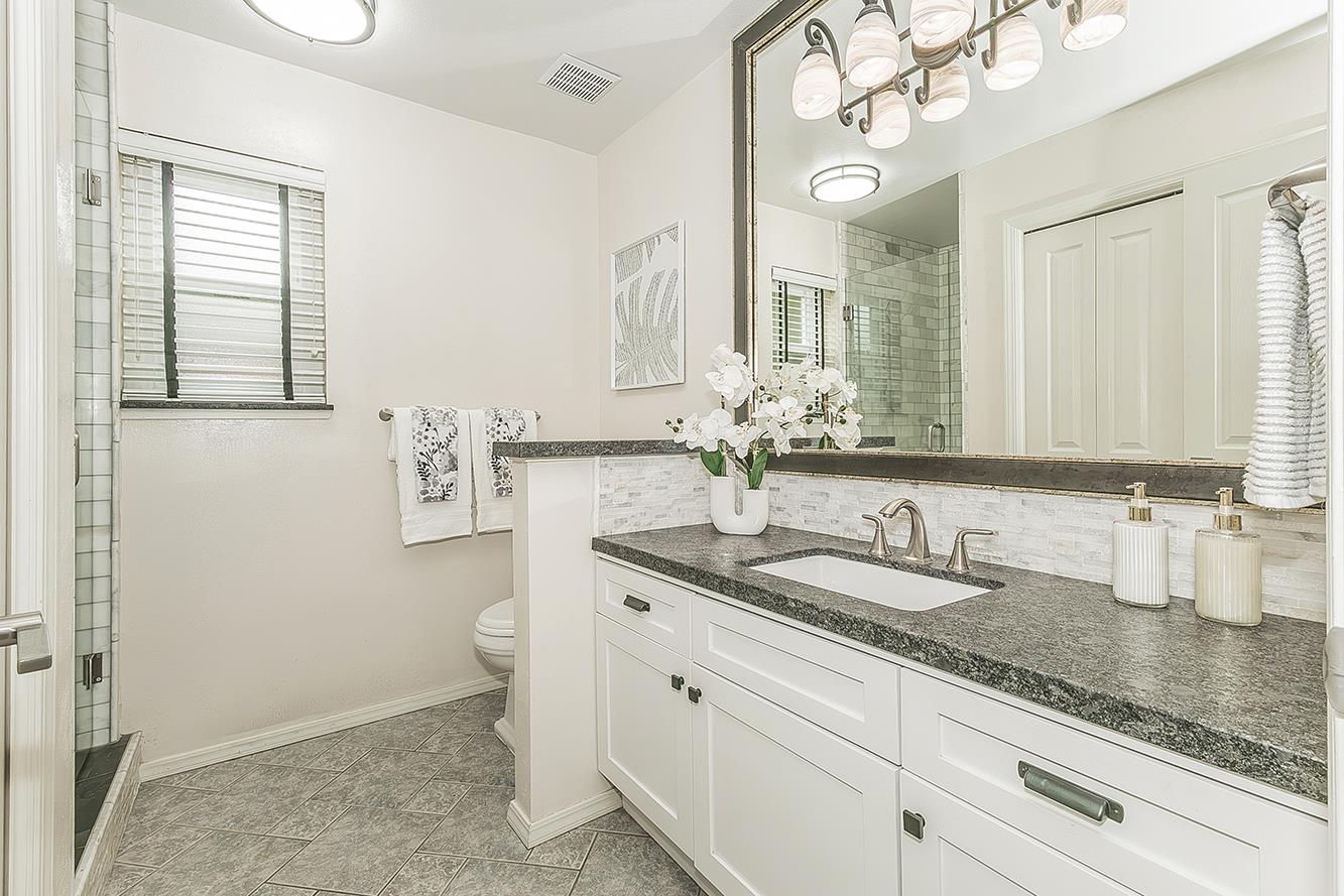 505 E Mariners Cir, Fresno, CA 93730