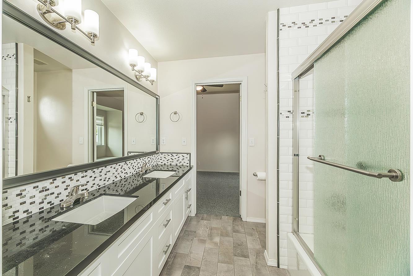 505 E Mariners Cir, Fresno, CA 93730