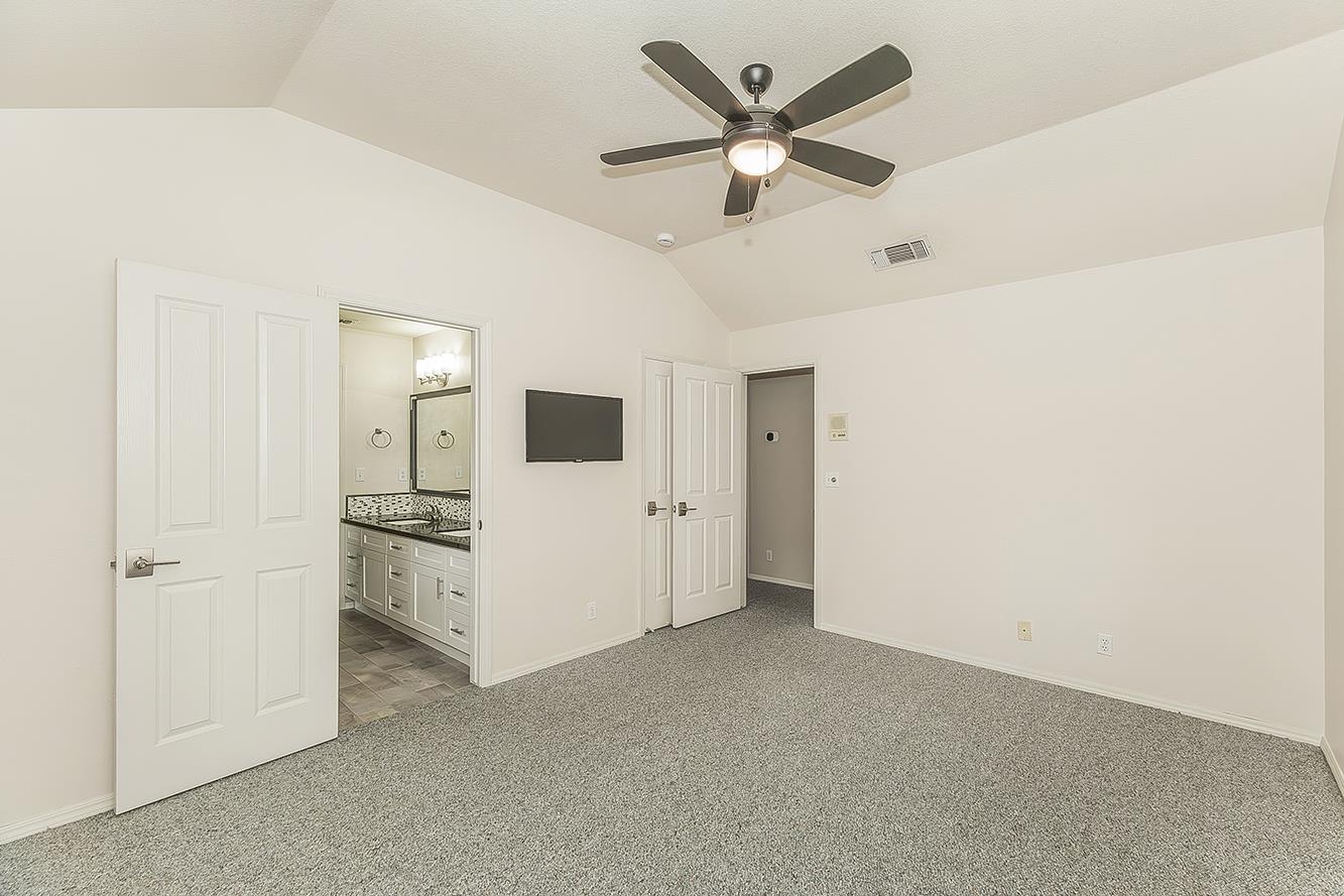 505 E Mariners Cir, Fresno, CA 93730