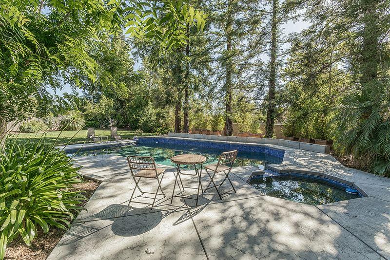 505 E Mariners Cir, Fresno, CA 93730