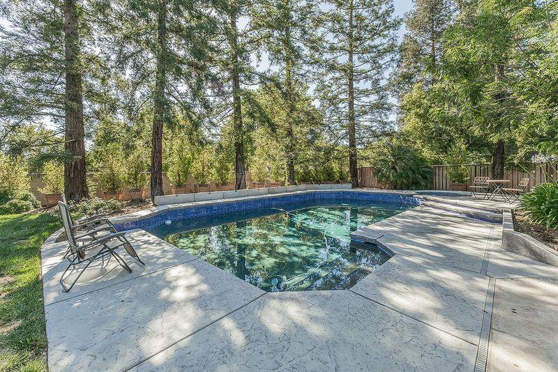 505 E Mariners Cir, Fresno, CA 93730