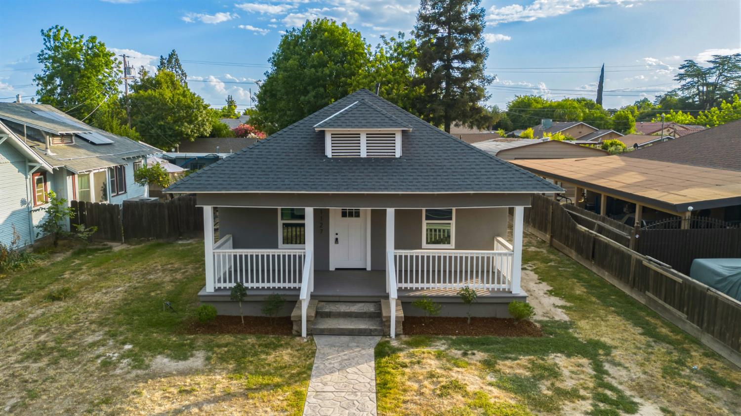 1127 J St, Reedley, CA 93654