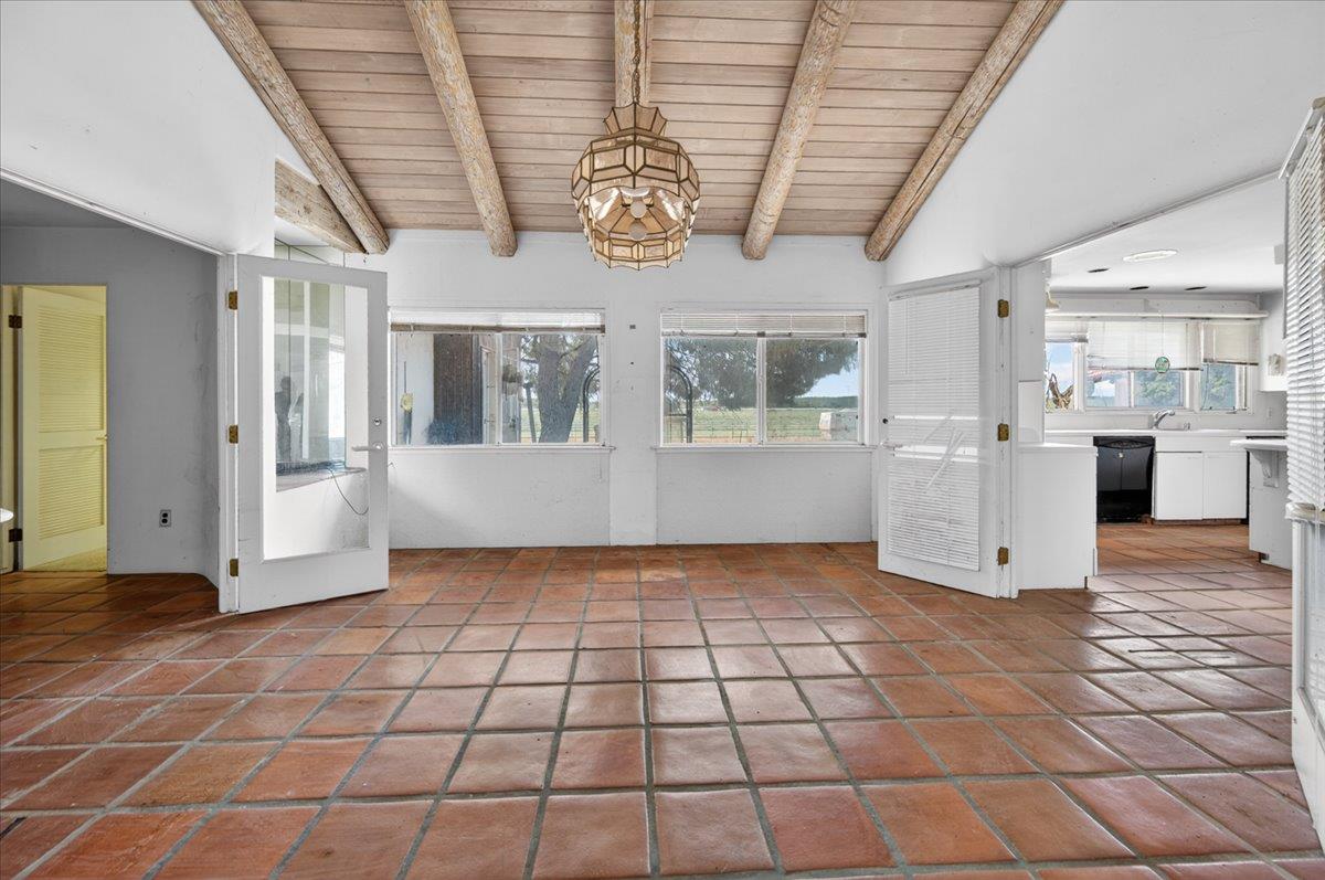 19185 W Jensen Ave, Kerman, CA 93630