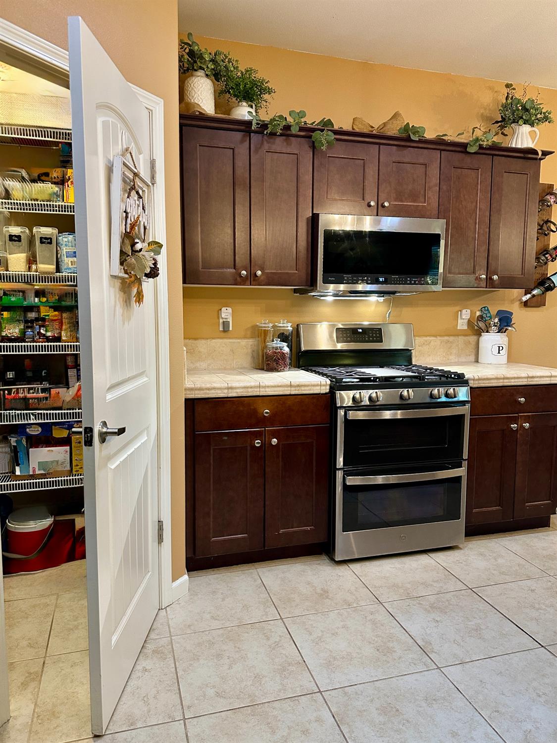 843 Bellis, Dinuba, CA 93618