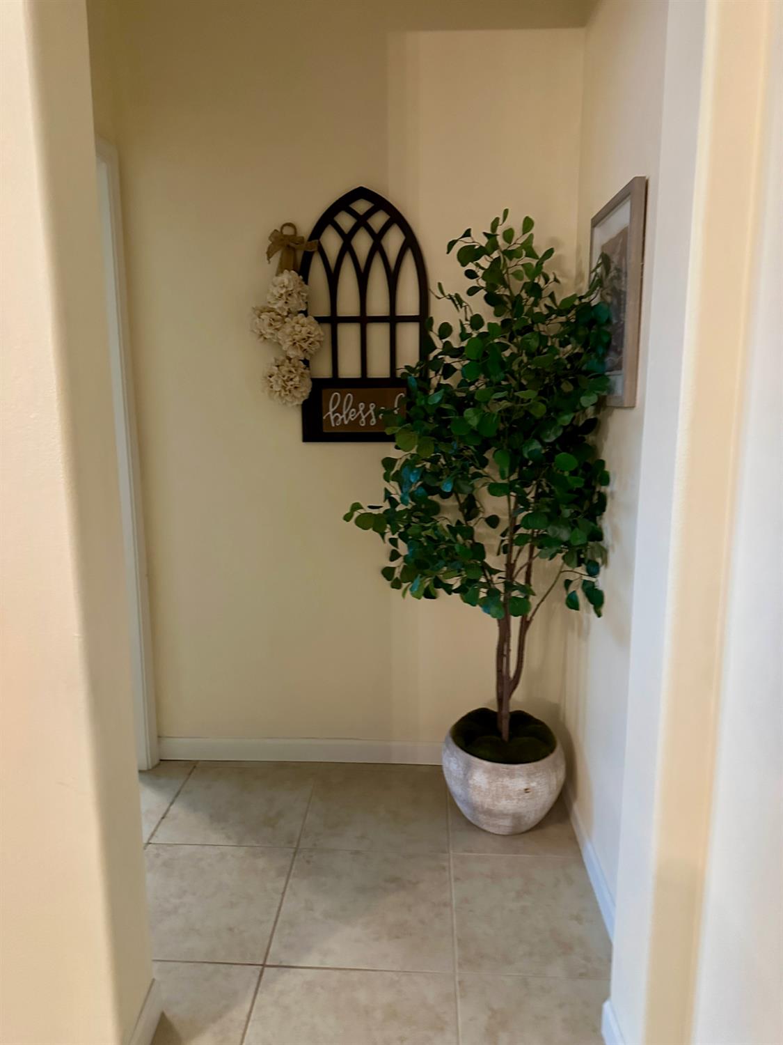 843 Bellis, Dinuba, CA 93618