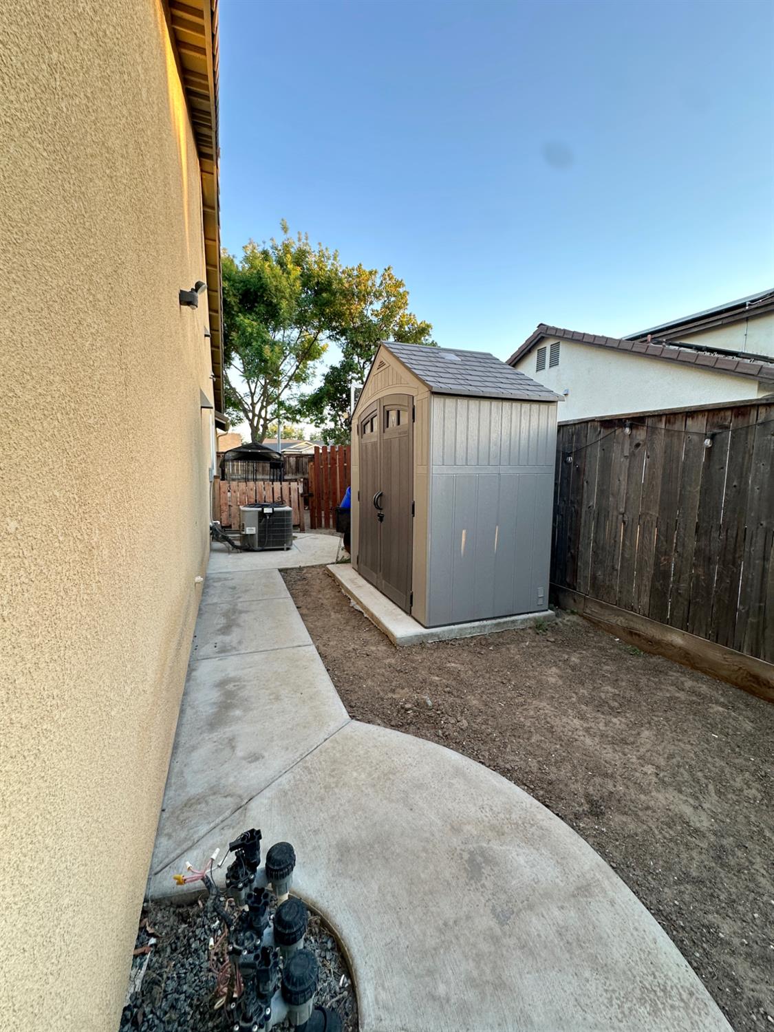 843 Bellis, Dinuba, CA 93618
