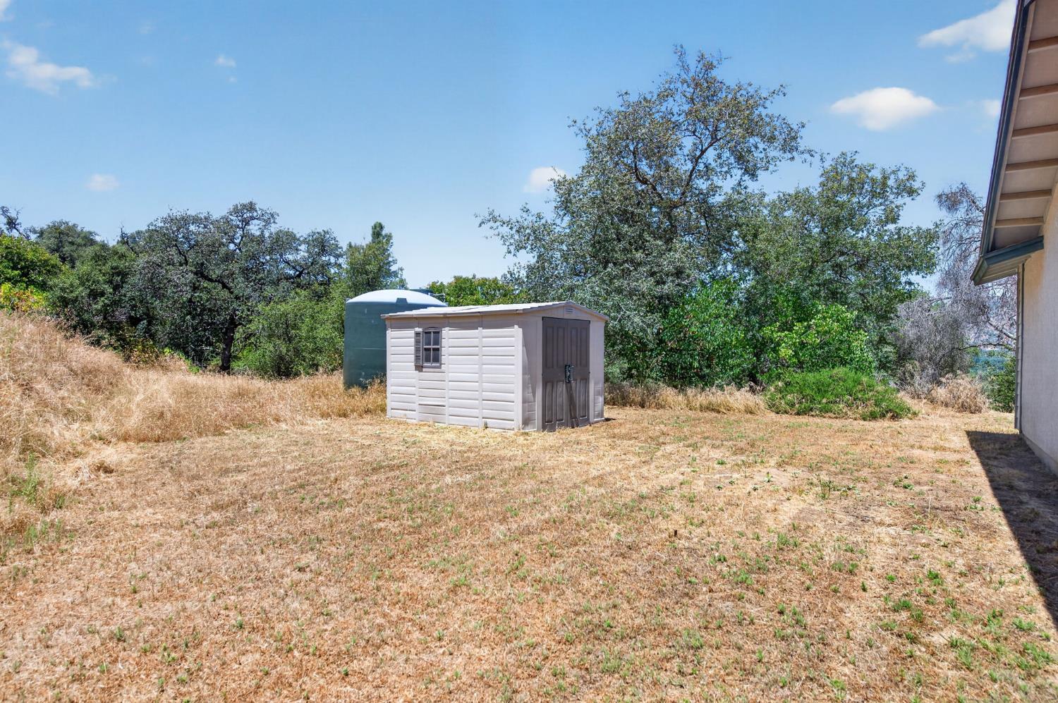33072 Black Mountain Rd, Tollhouse, CA 93667