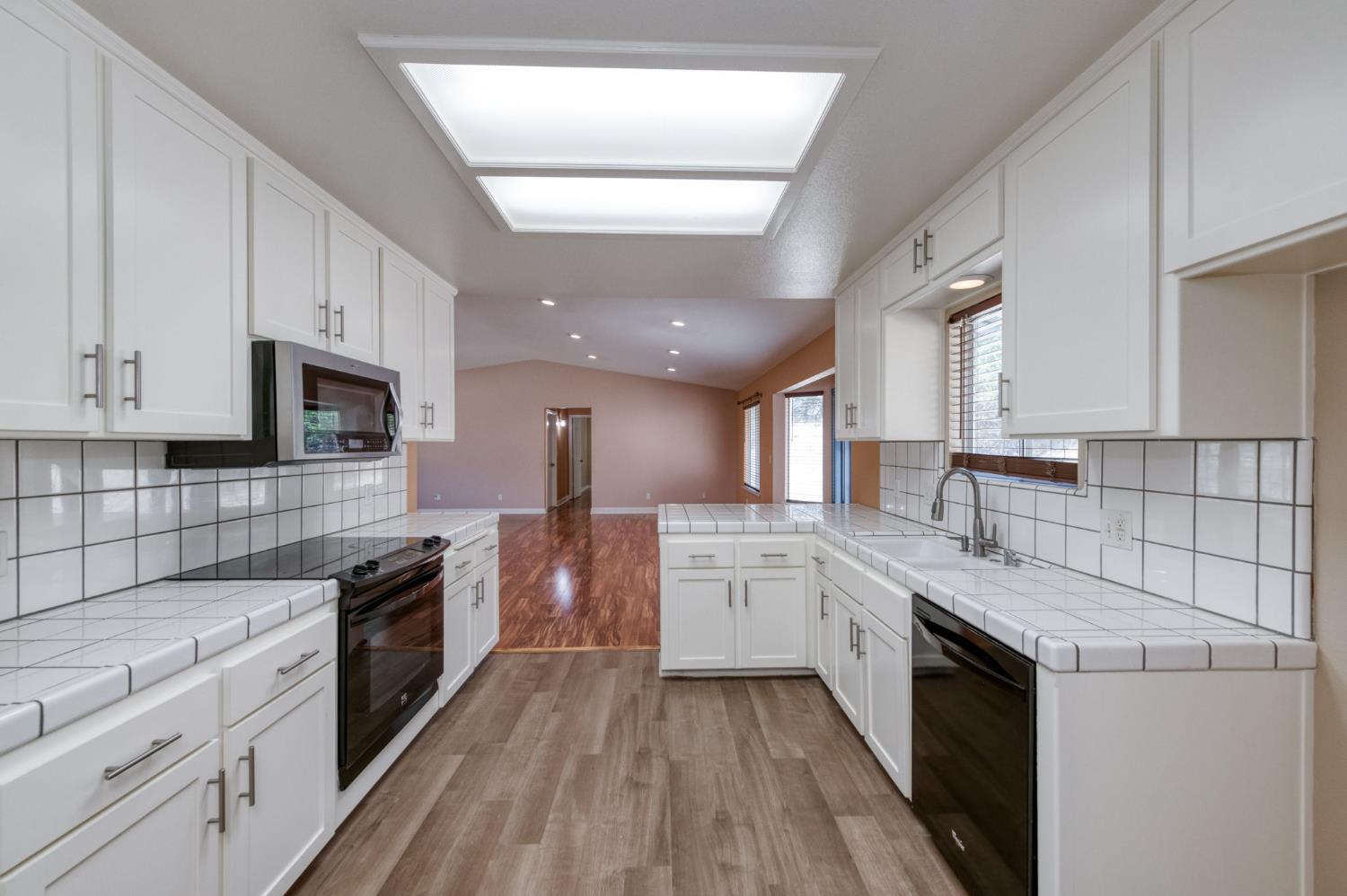 33072 Black Mountain Rd, Tollhouse, CA 93667