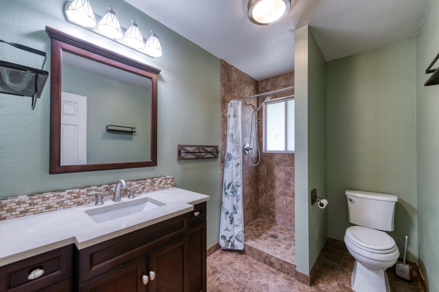 33072 Black Mountain Rd, Tollhouse, CA 93667