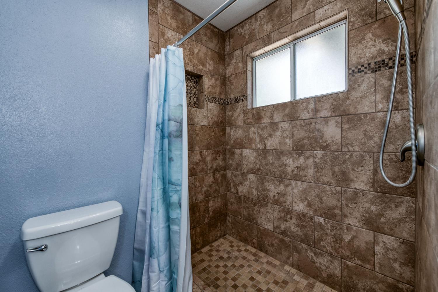 33072 Black Mountain Rd, Tollhouse, CA 93667