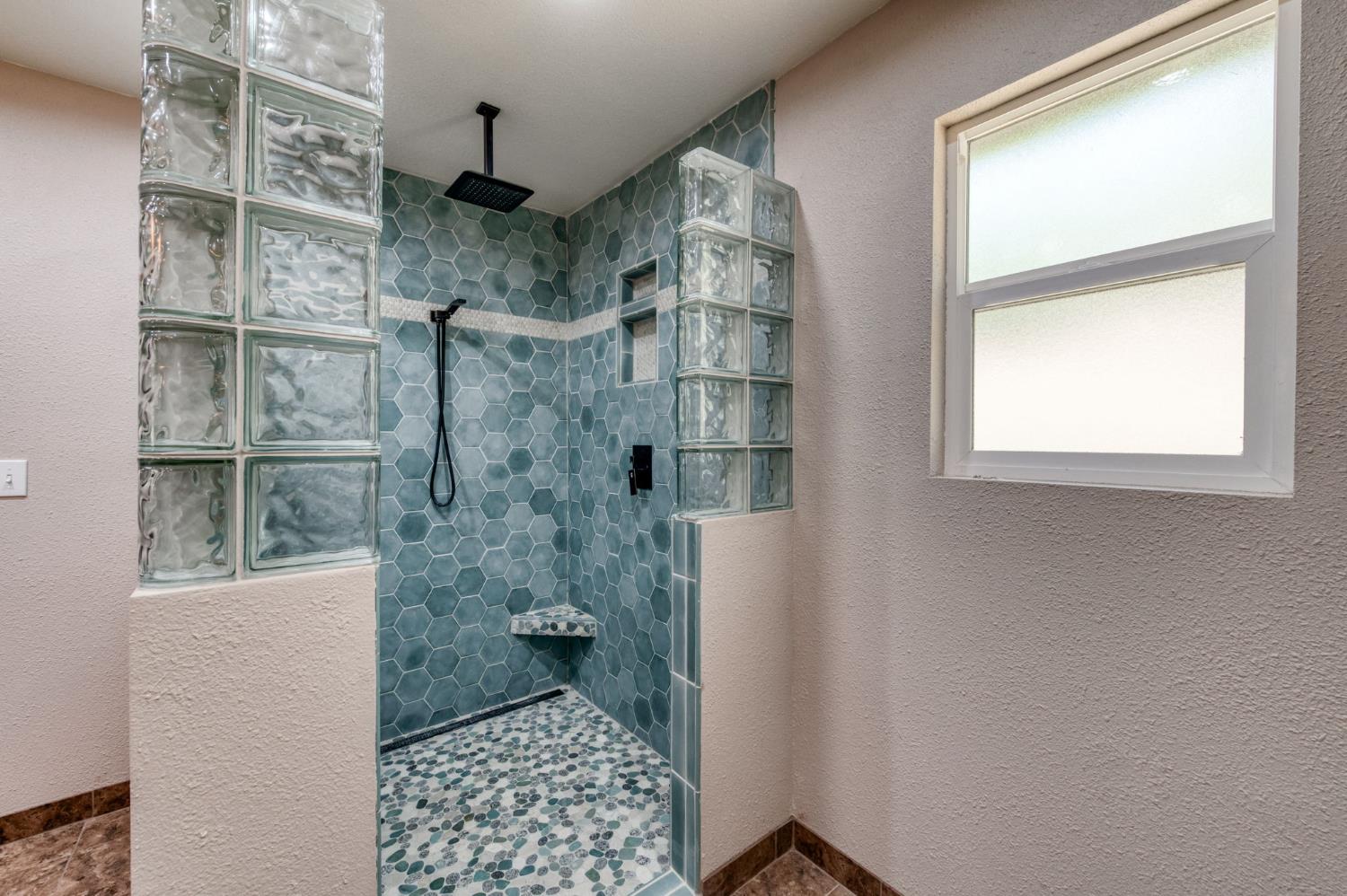 33072 Black Mountain Rd, Tollhouse, CA 93667