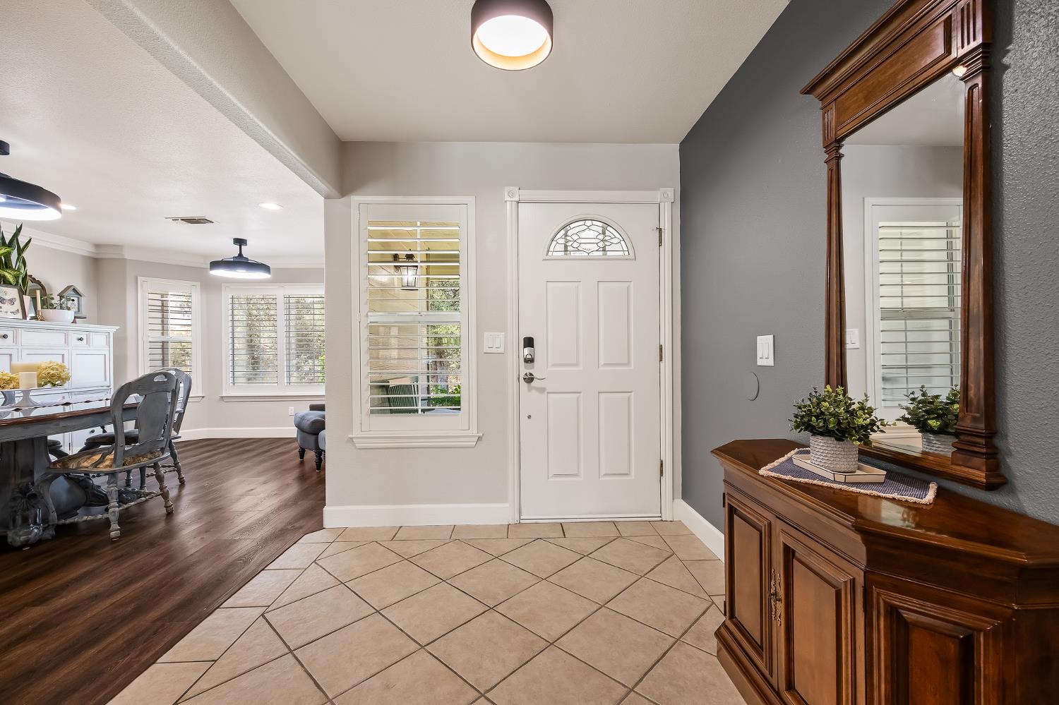 21965 Oak Hill Ln, Clovis, CA 93619