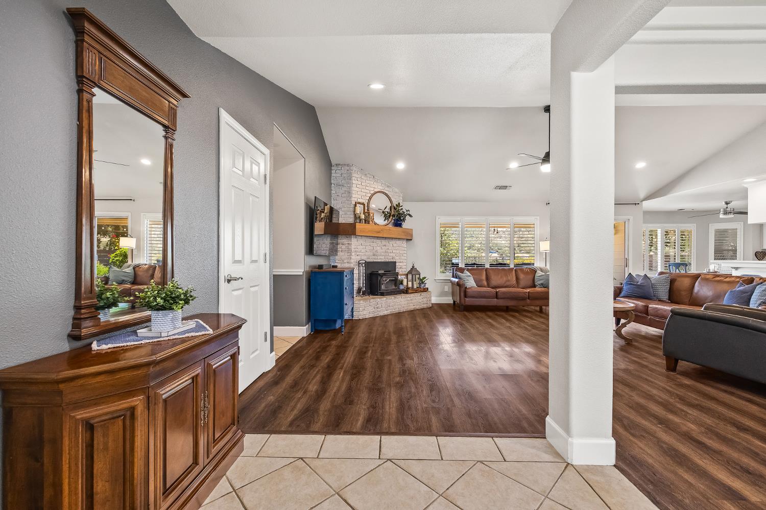21965 Oak Hill Ln, Clovis, CA 93619