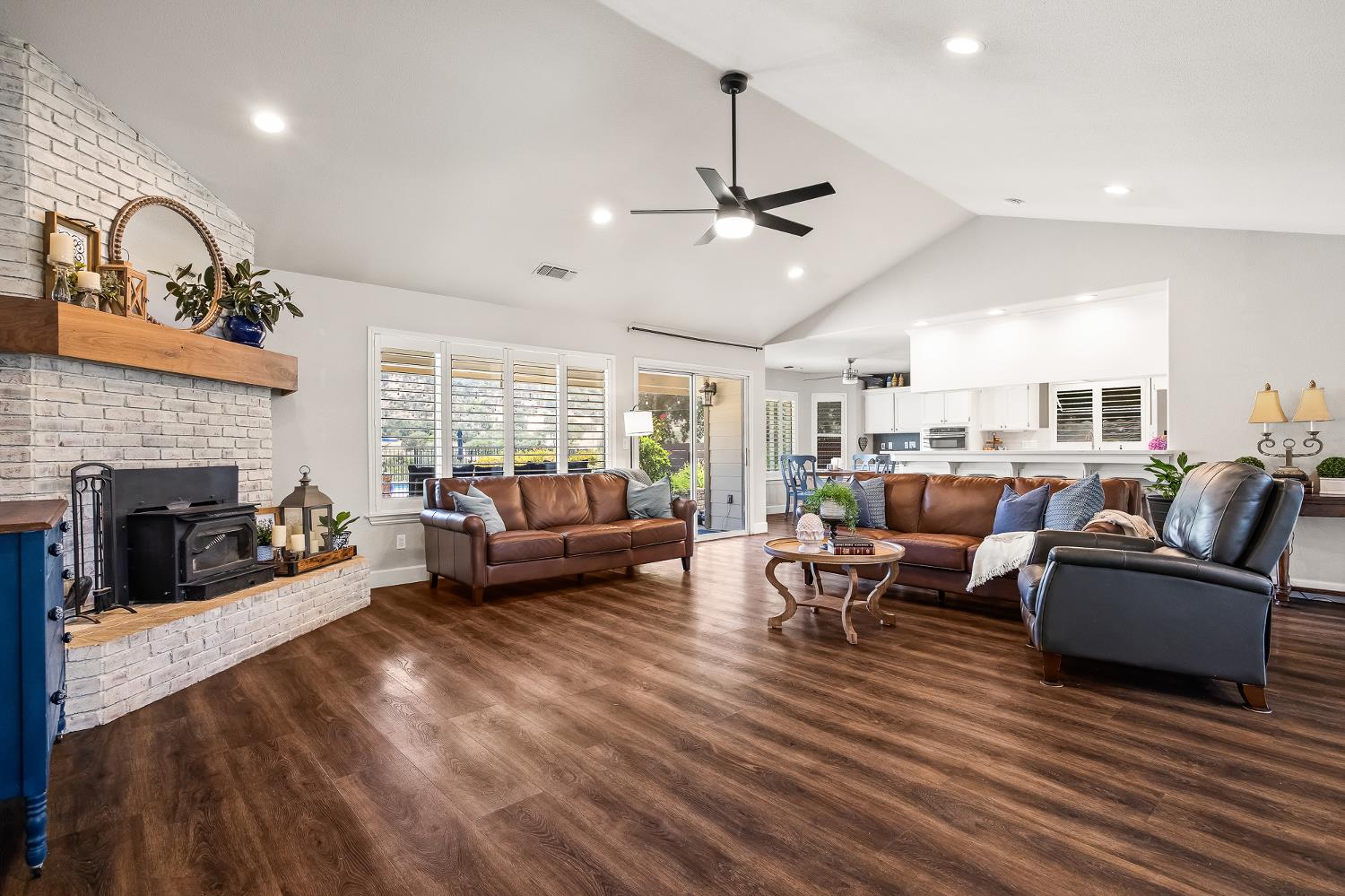 21965 Oak Hill Ln, Clovis, CA 93619