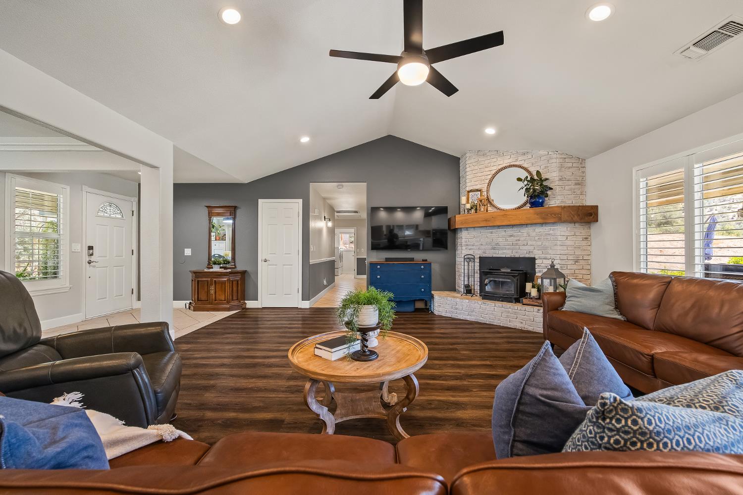 21965 Oak Hill Ln, Clovis, CA 93619