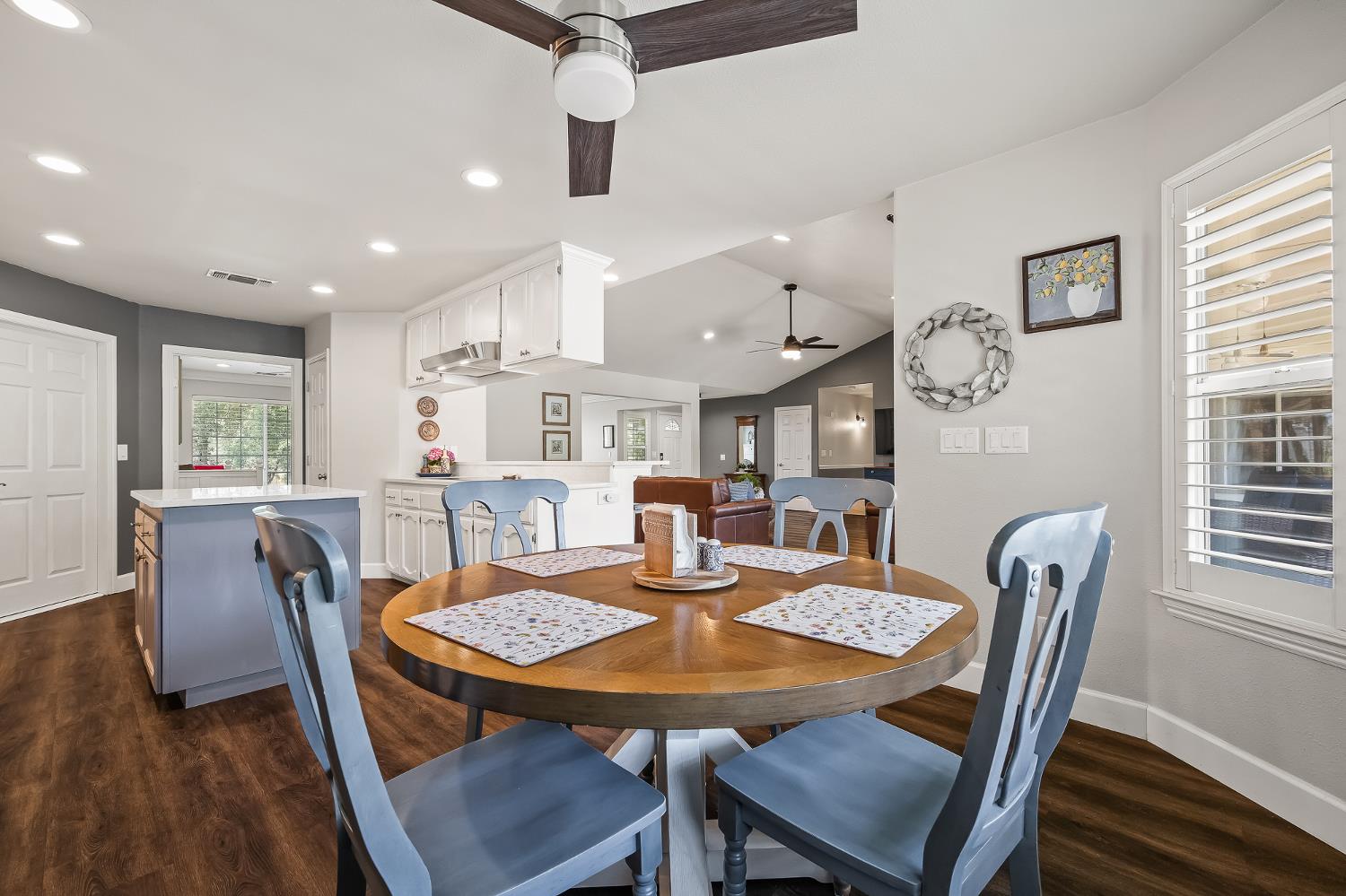 21965 Oak Hill Ln, Clovis, CA 93619