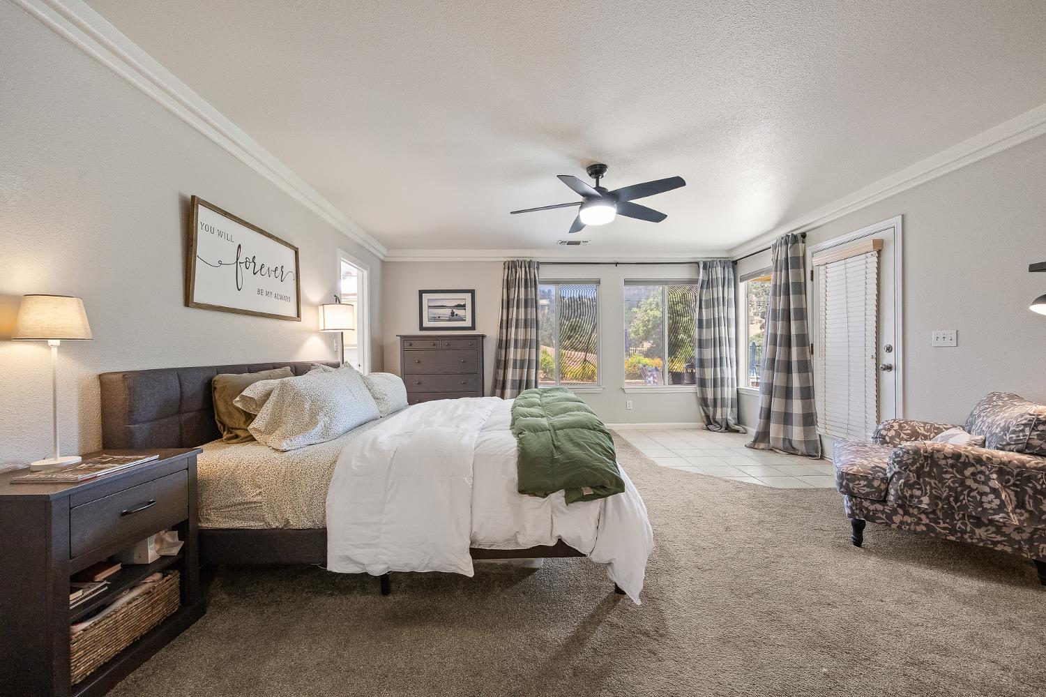 21965 Oak Hill Ln, Clovis, CA 93619