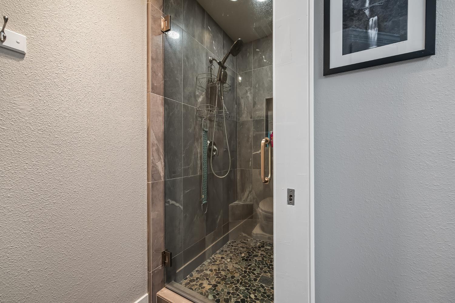 21965 Oak Hill Ln, Clovis, CA 93619