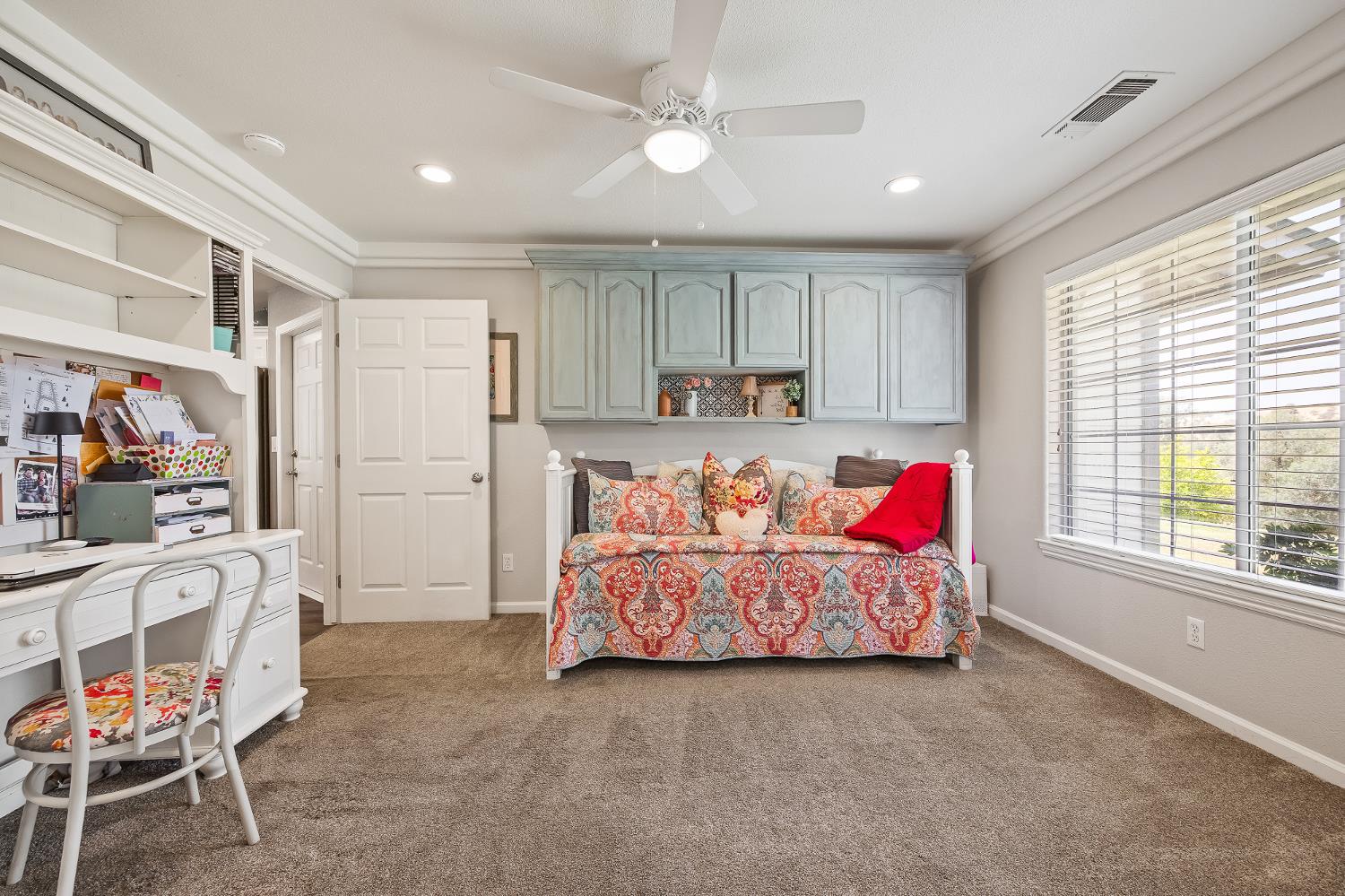 21965 Oak Hill Ln, Clovis, CA 93619