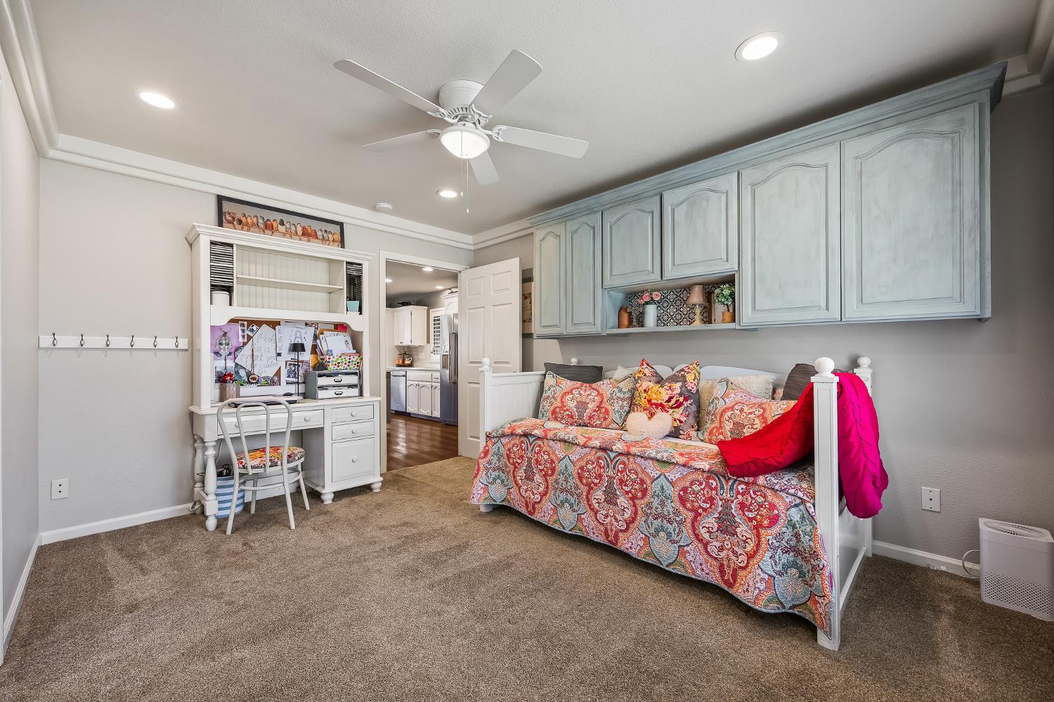 21965 Oak Hill Ln, Clovis, CA 93619