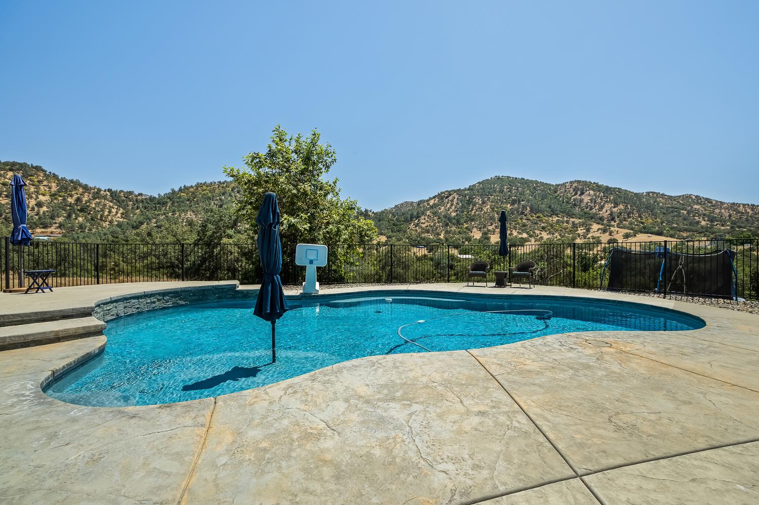 21965 Oak Hill Ln, Clovis, CA 93619