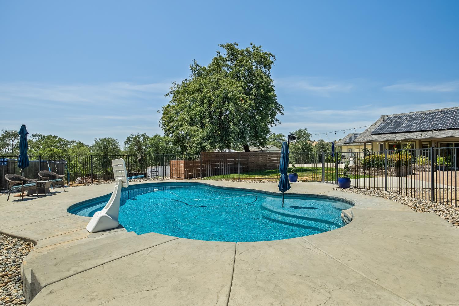 21965 Oak Hill Ln, Clovis, CA 93619