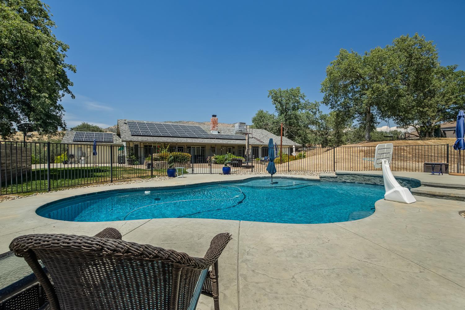 21965 Oak Hill Ln, Clovis, CA 93619