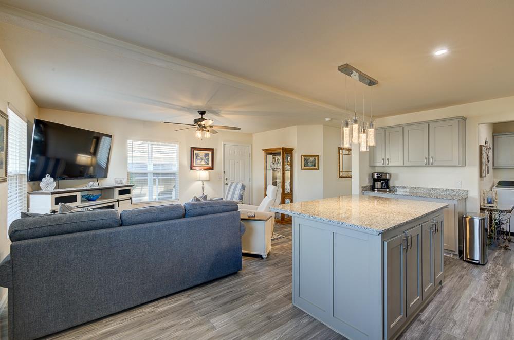 1001 Sylmar Ave #3, Clovis, CA 93619