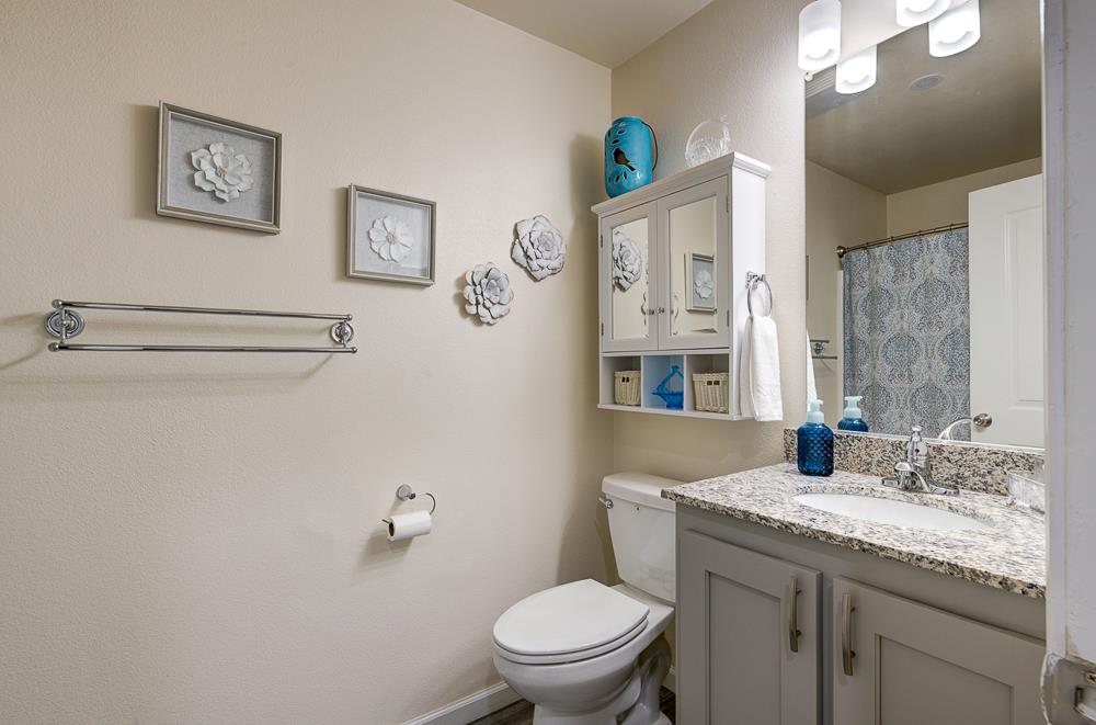 1001 Sylmar Ave #3, Clovis, CA 93619