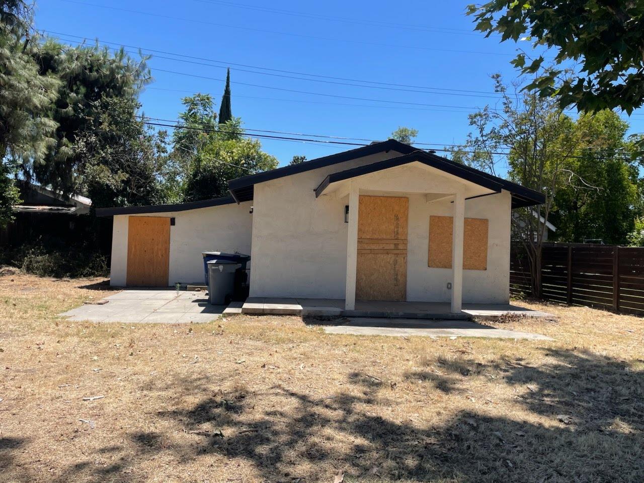 534 E Vassar Ave, Fresno, CA 93704